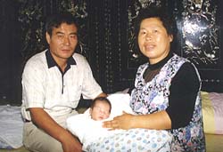 [만나봅시다] 죽을 무릅쓰고 47세에 출산한 박돌철(데레사)씨